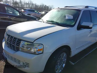 2013 Lincoln Navigator z VIN 5LMJJ2H57DEL08622, wystawiony jako IAAI lot #41759357 z przebiegiem 157 131 mil mil oraz . Historia ofert i sprzedaży dostępna na DreamBid. Obrazek 17.