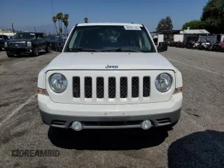 2017 Jeep Patriot Sport SE with VIN 1C4NJPBAXHD148534, listed as a Copart auction lot 60561145 with 116,799 mi miles and Salvage title. Bid and sale history available at DreamBid. Image 5.