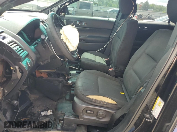 2017 Ford Police Interceptor Utility z VIN 1FM5K8AR5HGA17161, wystawiony jako Copart lot #60197085 z przebiegiem Nie podano mil oraz Szkoda całkowita • Salvage title. Historia ofert i sprzedaży dostępna na DreamBid. Obrazek 7.