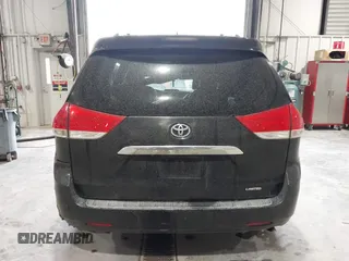 2012 Toyota Sienna XLE AAS z VIN 5TDYK3DC2CS197032, wystawiony jako IAAI lot #41942666 z przebiegiem 304 582 mil mil oraz . Historia ofert i sprzedaży dostępna na DreamBid. Obrazek 16.
