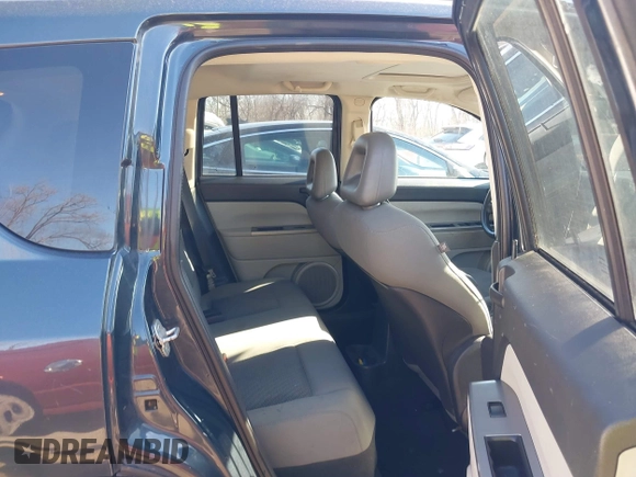 2007 Jeep Compass Sport with VIN 1J8FF47WX7D193781, listed as a IAAI auction lot 41348538 with 193,365 mi miles. Bid and sale history available at carsss.com. Image 8.