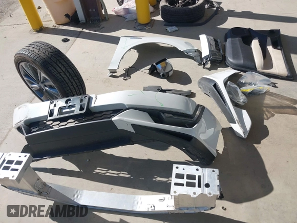 2018 Honda Clarity Plug-In Hybrid Touring with VIN JHMZC5F38JC003207, listed as a IAAI auction lot 42057987 with 35,420 mi miles. Bid and sale history available at carsss.com. Image 12.