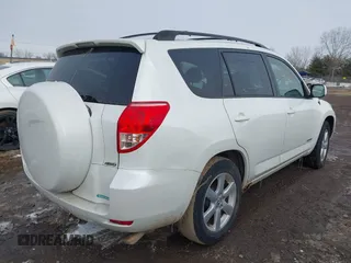 2007 Toyota RAV4 Limited with VIN JTMBK31V375024384, listed as a IAAI auction lot 41607817 with Not Provided miles. Bid and sale history available at carsss.com. Image 4.