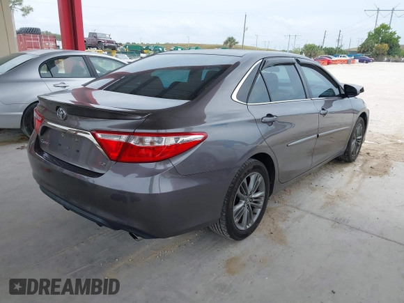 2017 Toyota Camry XLE with VIN 4T1BF1FK7HU317117, listed as a IAAI auction lot 41875591 with 98,658 mi miles. Bid and sale history available at carsss.com. Image 4.