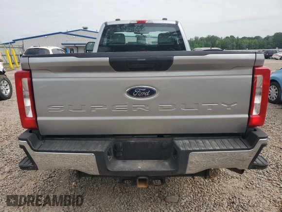 2024 Ford F-250 XL z VIN 1FTBF2BA2REE51567, wystawiony jako Copart lot #59839015 z przebiegiem 8 849 mil mil oraz Szkoda całkowita • Salvage title. Historia ofert i sprzedaży dostępna na DreamBid. Obrazek 6.