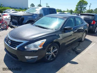 2013 Nissan Altima 2.5 SV with VIN 1N4AL3AP4DC183454, listed as a IAAI auction lot 42060944 with 126,896 mi miles. Bid and sale history available at carsss.com. Image 2.