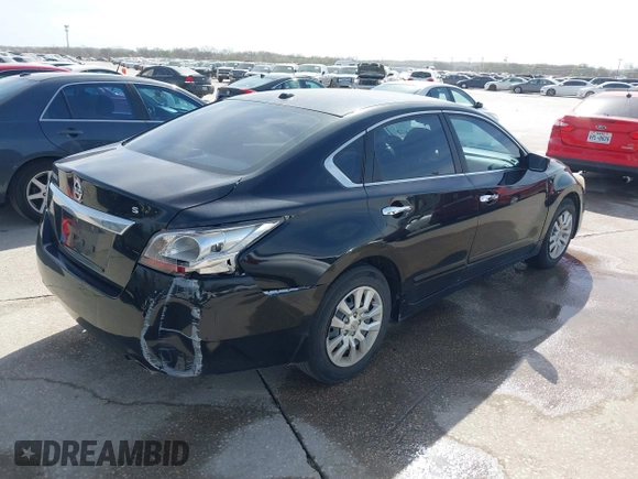 2015 Nissan Altima 2.5 SV with VIN 1N4AL3AP4FC413903, listed as a IAAI auction lot 41821116 with 291,006 mi miles. Bid and sale history available at carsss.com. Image 4.
