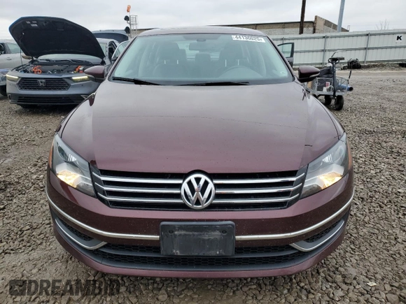 2012 Volkswagen Passat SE z VIN 1VWBH7A33CC031083, wystawiony jako Copart lot #44136025 z przebiegiem 122 007 mil mil oraz Szkoda całkowita • Salvage title. Historia ofert i sprzedaży dostępna na DreamBid. Obrazek 5.