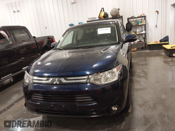 2014 Mitsubishi Outlander SE z VIN JA4AZ3A3XEZ002226, wystawiony jako IAAI lot #41701467 z przebiegiem 151 894 mil mil oraz . Historia ofert i sprzedaży dostępna na DreamBid. Obrazek 12.