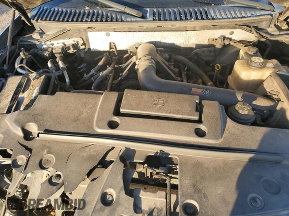 2008 Lincoln Navigator with VIN 5LMFU28588LJ03972, listed as a Copart auction lot 51419505 with 224,093 mi miles and Salvage title. Bid and sale history available at DreamBid. Image 13.