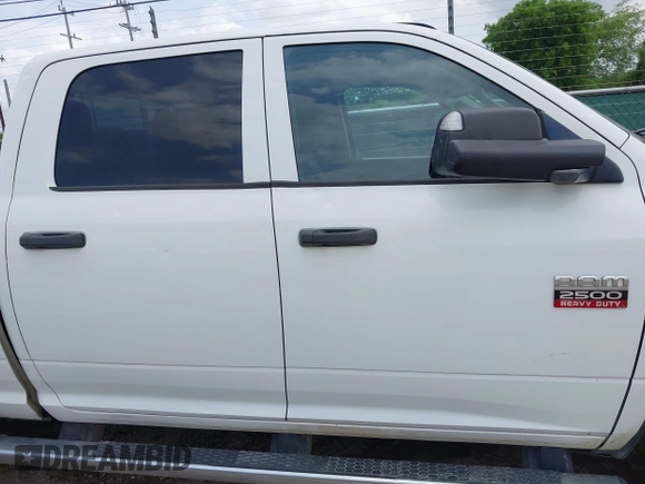 2012 Ram 2500 ST z VIN 3C6UD5HL6CG335854, wystawiony jako IAAI lot #42102244 z przebiegiem 187 838 mil mil oraz . Historia ofert i sprzedaży dostępna na DreamBid. Obrazek 13.