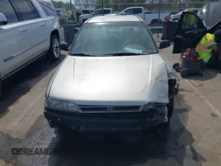 1990 Honda Accord LX with VIN 1HGCB7554LA000846, listed as a IAAI auction lot 41755092 with 336,811 mi miles. Bid and sale history available at carsss.com. Image 12.