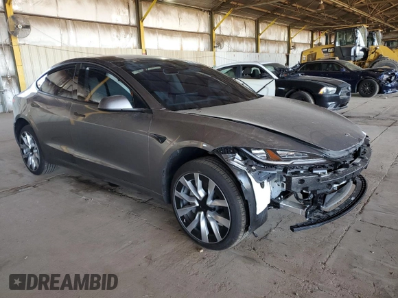 2025 Tesla Model 3 Long Range z VIN 5YJ3E1EB6SF935588, wystawiony jako Copart lot #54360605 z przebiegiem Nie podano mil oraz Szkoda całkowita • Salvage title. Historia ofert i sprzedaży dostępna na DreamBid. Obrazek 4.