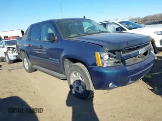 2007 Chevrolet Avalanche LTZ with VIN 3GNFK12377G146233, listed as a IAAI auction lot 41198383 with 242,300 mi miles. Bid and sale history available at carsss.com. Image 1.
