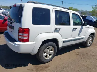 2009 Jeep Liberty Sport with VIN 1J8GN28K89W536182, listed as a IAAI auction lot 42086597 with 161,928 mi miles. Bid and sale history available at carsss.com. Image 4.