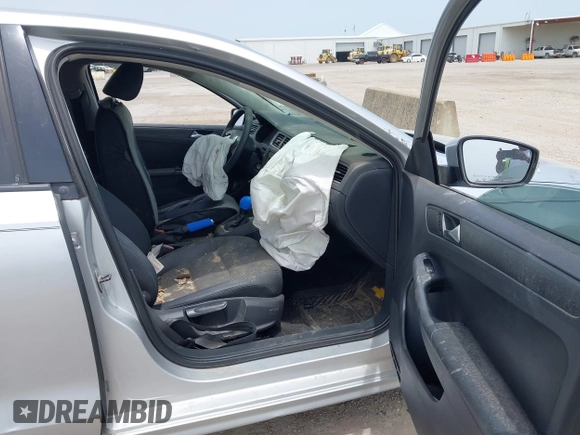 2012 Volkswagen Jetta SE с VIN 3VWDX7AJ0CM327638, выставлен на аукционе IAAI как лот 42270428 с пробегом 140 471 миль миль и . История ставок и продаж доступна на DreamBid. Изображение 5.
