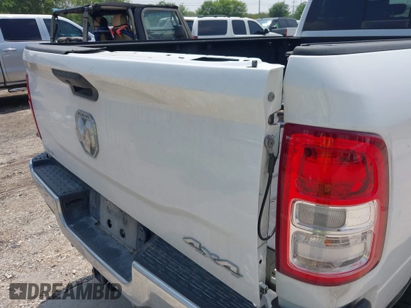 2022 Ram 2500 Tradesman with VIN 3C6UR5HJ0NG125804, listed as a IAAI auction lot 41918930 with 114,232 mi miles. Bid and sale history available at carsss.com. Image 17.