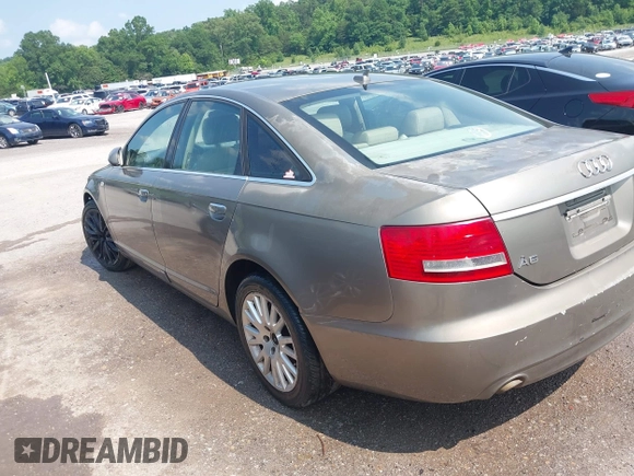 2007 Audi A6 z VIN WAUDV74F77N054612, wystawiony jako IAAI lot #42399517 z przebiegiem 137 577 mil mil oraz . Historia ofert i sprzedaży dostępna na DreamBid. Obrazek 3.