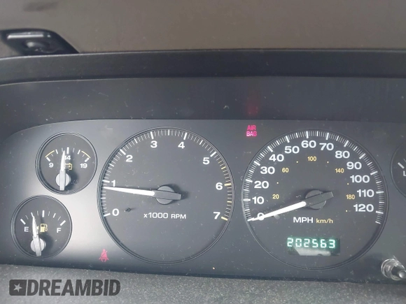 2003 Jeep Grand Cherokee Laredo z VIN 1J4GX48SX3C604630, wystawiony jako IAAI lot #42762013 z przebiegiem 202 563 mil mil oraz . Historia ofert i sprzedaży dostępna na DreamBid. Obrazek 7.