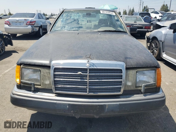 1990 Mercedes-Benz 300 CE с VIN WDBEA51D2LB091135, выставлен на аукционе Copart как лот 60143854 с пробегом 181 343 миль миль и Чистый • Clean title. История ставок и продаж доступна на DreamBid. Изображение 5.