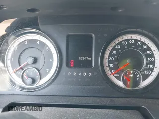 2022 Ram 1500 Tradesman z VIN 1C6RR6FG5NS154825, wystawiony jako IAAI lot #42316379 z przebiegiem 75 347 mil mil oraz . Historia ofert i sprzedaży dostępna na DreamBid. Obrazek 7.