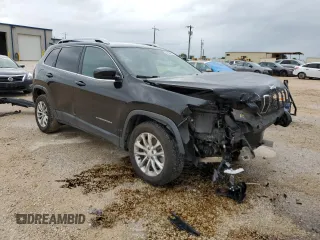 2019 Jeep Cherokee Latitude z VIN 1C4PJLCBXKD149943, wystawiony jako Copart lot #54366825 z przebiegiem 137 269 mil mil oraz Szkoda całkowita • Salvage title. Historia ofert i sprzedaży dostępna na DreamBid. Obrazek 4.