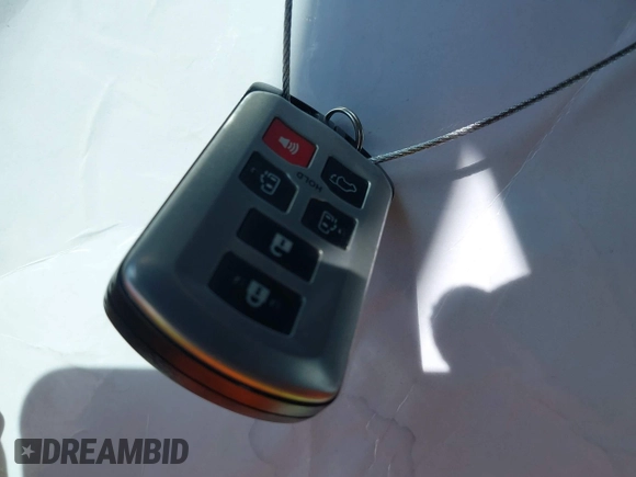 2018 Toyota Sienna XLE Auto Access Seat with VIN 5TDYZ3DC7JS934752, listed as a IAAI auction lot 41982268 with 60,225 mi miles. Bid and sale history available at carsss.com. Image 11.