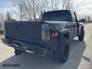 2000 Chevrolet Silverado 1500 LT with VIN 1GCEK19T6YE296613, listed as a Copart auction lot 48632195 with 519,105 mi miles and Clean Title. Bid and sale history available at carsss.com. Image 4.