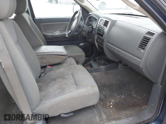 2006 Dodge Dakota SLT with VIN 1D7HW42N36S589968, listed as a IAAI auction lot 41623888 with 174,464 mi miles and . Bid and sale history available at carsss.com. Image 5.