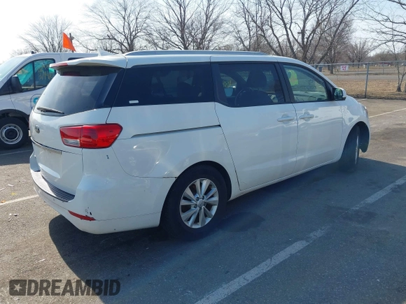 2016 Kia Sedona LX with VIN KNDMB5C18G6119709, listed as a IAAI auction lot 41814349 with 132,329 mi miles. Bid and sale history available at carsss.com. Image 4.