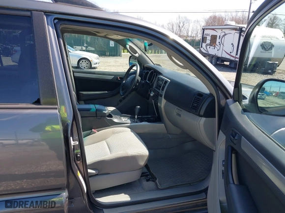2006 Toyota 4Runner SR5 with VIN JTEBU14R768069267, listed as a IAAI auction lot 41925723 with 103,217 mi miles. Bid and sale history available at carsss.com. Image 5.
