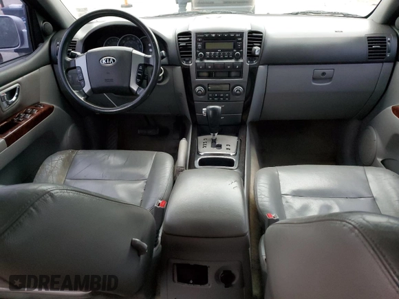 2007 Kia Sorento LX z VIN KNDJC736575715504, wystawiony jako Copart lot #87422664 z przebiegiem 223 225 mil mil oraz Szkoda całkowita • Salvage title. Historia ofert i sprzedaży dostępna na DreamBid. Obrazek 8.