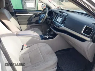 2018 Toyota Highlander LE with VIN 5TDBZRFH7JS839416, listed as a IAAI auction lot 41903167 with 97,420 mi miles and . Bid and sale history available at DreamBid. Image 5.
