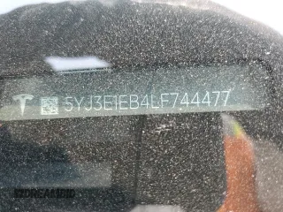2020 Tesla Model 3 Long Range z VIN 5YJ3E1EB4LF744477, wystawiony jako Copart lot #59518595 z przebiegiem 127 805 mil mil oraz Czysty tytuł • Clean title. Historia ofert i sprzedaży dostępna na DreamBid. Obrazek 12.