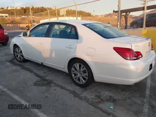 2008 Toyota Avalon XL with VIN 4T1BK36B38U272121, listed as a IAAI auction lot 41200326 with 138,260 mi miles. Bid and sale history available at carsss.com. Image 3.