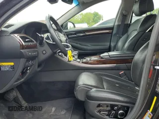 2018 Genesis G90 Premium z VIN KMHG34JA1JU049041, wystawiony jako Copart lot #56941235 z przebiegiem 66 778 mil mil oraz Szkody całkowita. Historia ofert i sprzedaży dostępna na DreamBid. Obrazek 7.