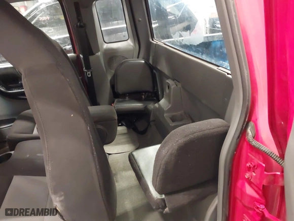2005 Ford Ranger XLT with VIN 1FTZR45E15PA52471, listed as a IAAI auction lot 41478665 with 1 mi miles. Bid and sale history available at carsss.com. Image 8.