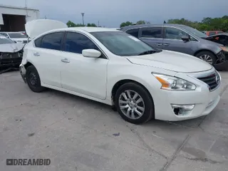 2015 Nissan Altima 2.5 with VIN 1N4AL3AP9FC212952, listed as a IAAI auction lot 41953425 with 104,139 mi miles. Bid and sale history available at carsss.com. Image 1.