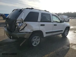 2005 Jeep Grand Cherokee Laredo with VIN 1J4GS48K85C510702, listed as a Copart auction lot 45534545 with 223,837 mi miles and Salvage Title. Bid and sale history available at carsss.com. Image 3.