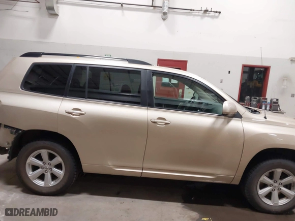 2008 Toyota Highlander with VIN JTEES41A282058492, listed as a IAAI auction lot 41609226 with 217,807 mi miles. Bid and sale history available at carsss.com. Image 13.
