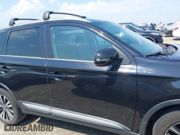 2019 Mitsubishi Outlander SE with VIN JA4AD3A33KZ005401, listed as a IAAI auction lot 42270895 with 58,080 mi miles and . Bid and sale history available at DreamBid. Image 13.