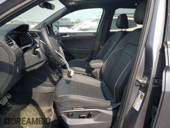2024 Volkswagen Tiguan SEL R-Line with VIN 3VV4B7AX3RM199363, listed as a Copart auction lot 58811365 with 24,193 mi miles and Clean title. Bid and sale history available at DreamBid. Image 7.