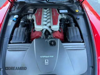 2007 Ferrari 599 z VIN ZFFFC60A870153007, wystawiony jako Copart lot #75542144 z przebiegiem 13 264 mil mil oraz Tytuł czysty. Historia ofert i sprzedaży dostępna na DreamBid. Obrazek 7.