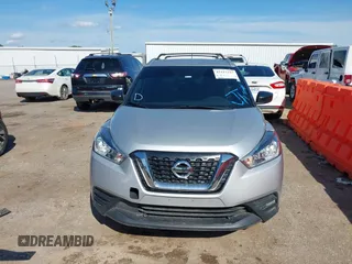 2019 Nissan Kicks S z VIN 3N1CP5CU5KL518974, wystawiony jako IAAI lot #42117317 z przebiegiem 88 001 mil mil oraz . Historia ofert i sprzedaży dostępna na DreamBid. Obrazek 11.