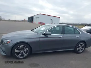 2017 Mercedes-Benz E 300 Luxury with VIN WDDZF4KB1HA128626, listed as a IAAI auction lot 42063402 with 77,909 mi miles and . Bid and sale history available at DreamBid. Image 14.