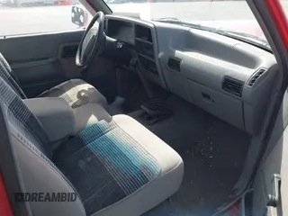 1992 Ford Ranger with VIN 1FTCR10A1NTA09040, listed as a IAAI auction lot 41809501 with 92,872 mi miles. Bid and sale history available at carsss.com. Image 5.