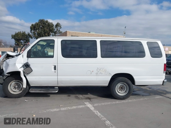 2013 Ford Econoline Passenger XL z VIN 1FBSS3BL4DDA83236, wystawiony jako IAAI lot #41477441 z przebiegiem 164 210 mil mil oraz . Historia ofert i sprzedaży dostępna na DreamBid. Obrazek 15.