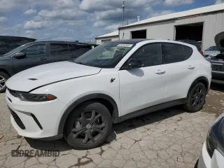 2024 Dodge Hornet R/T Plus z VIN ZACPDFDW6R3A25469, wystawiony jako Copart lot #46692555 z przebiegiem 1 546 mil mil oraz Nie do naprawy • Non repairable. Historia ofert i sprzedaży dostępna na DreamBid. Obrazek 1.