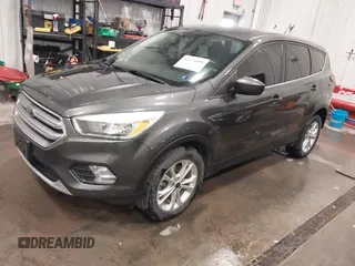 2017 Ford Escape SE z VIN 1FMCU9GD6HUC10553, wystawiony jako IAAI lot #42174098 z przebiegiem 101 243 mil mil oraz . Historia ofert i sprzedaży dostępna na DreamBid. Obrazek 2.