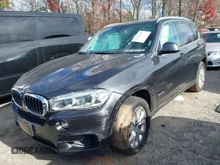2014 BMW X5 sDrive35i with VIN 5UXKR2C56E0H32059, listed as a IAAI auction lot 41096908 with 124,322 mi miles. Bid and sale history available at carsss.com. Image 17.
